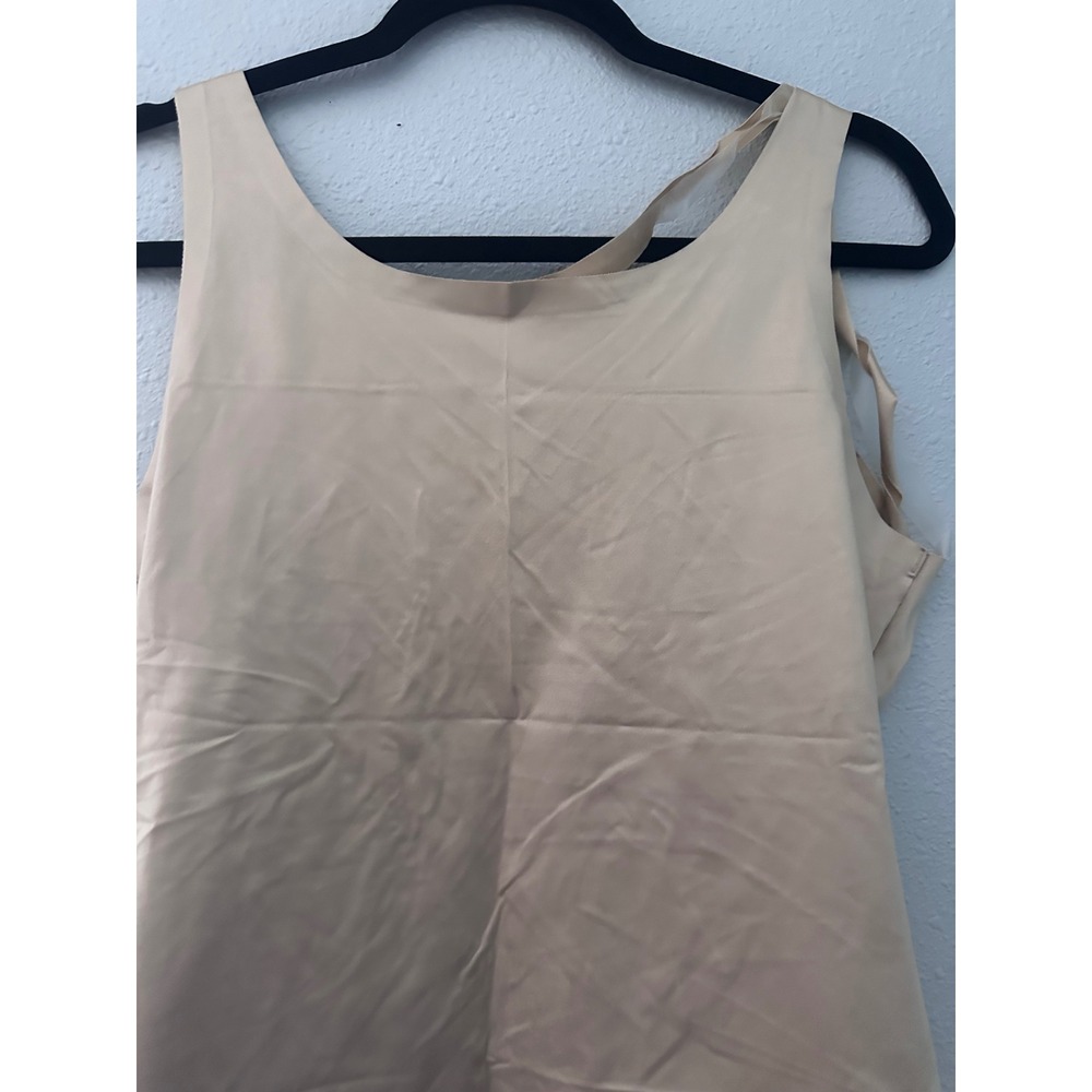 Flexees Maidenform Women Beige Shapewear Camisole V-Neck Molded Cup Shaper Fair